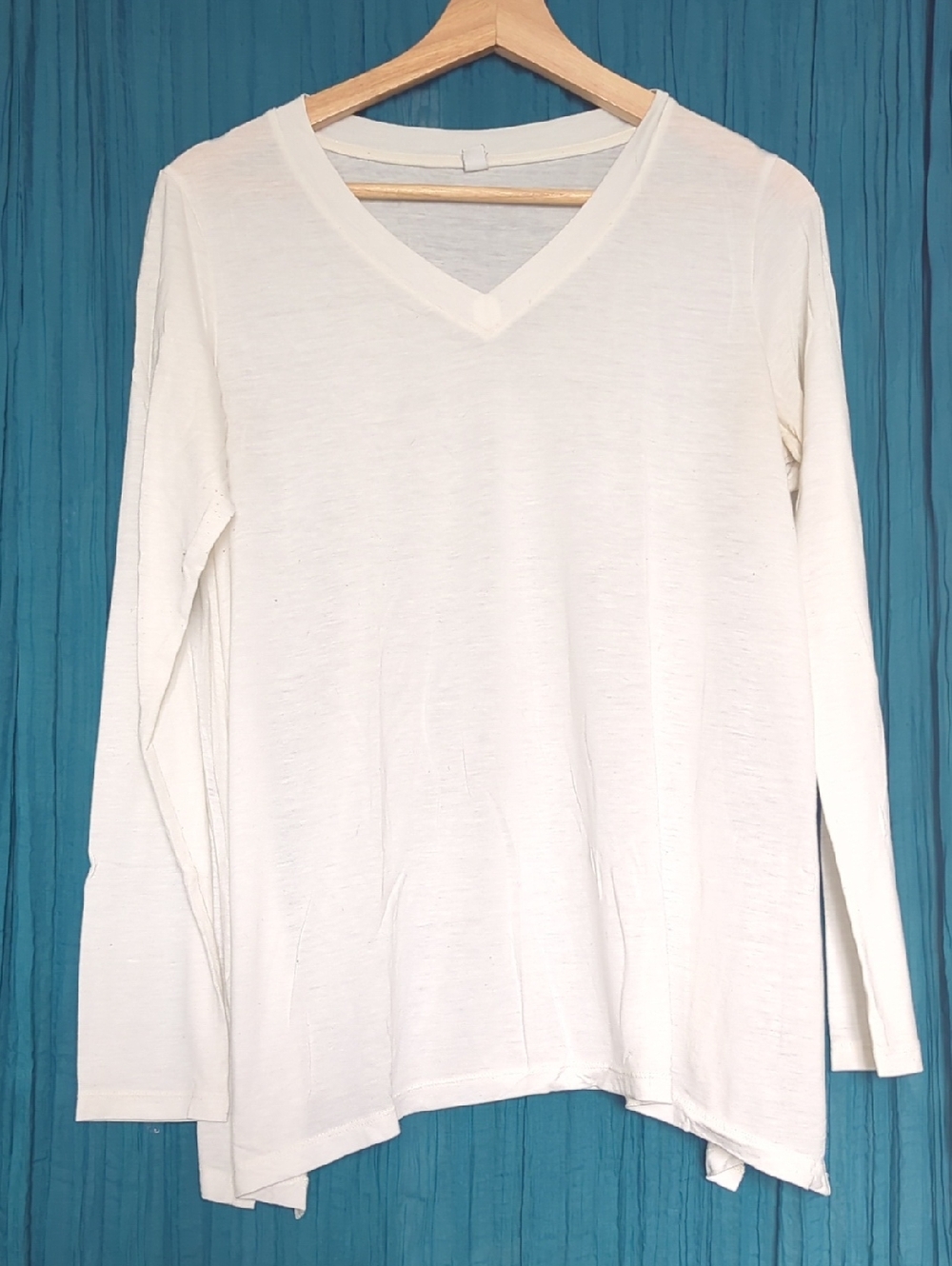 Uniqlo Off White V-neck Long Sleeve Tee Size S